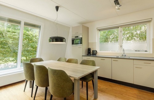 Bosgebied Hoenderloo House | Villa in Forest, w/Dishwasher