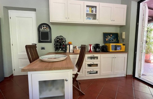 Canale Monterano Villa | Villa in grande parco con piscina