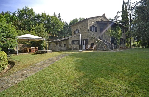 Cortona Villa | Villa in Il Castagno with 3 bedrooms sleeps 7