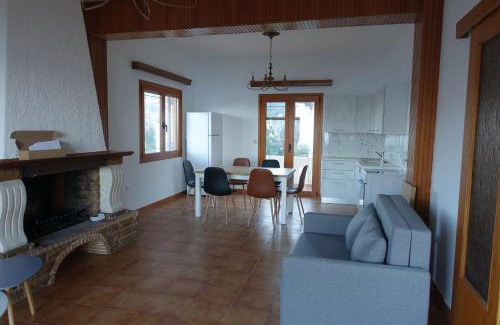 Troizinia Apartment | Villa in Kalloni direkt am Meer, tolle Aussicht