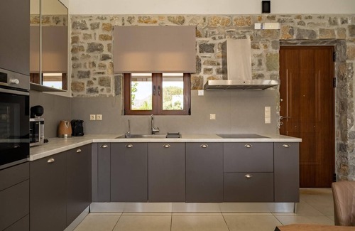 Monopari Villa | Villa in Koxare with Private Pool & Garden