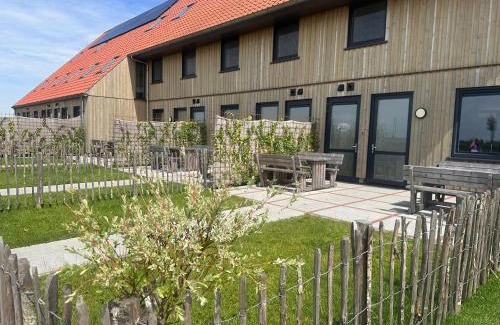 Leons House | Villa in Leons with Frisian Charm, cleaning included