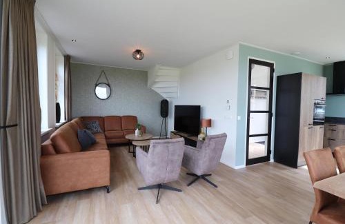 Leons House | Villa in Leons with Frisian Charm, cleaning included