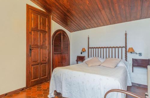 Sant Iscle de Vallalta Villa | Villa in Maresme near Montnegre Park