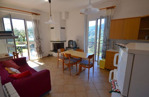 Moneglia House | Villa in Moneglia near the Sea and Hillside