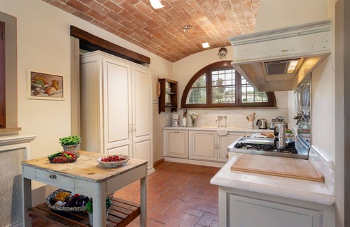 Gambassi Terme Villa | Villa in Pillo with 7 bedrooms sleeps 14