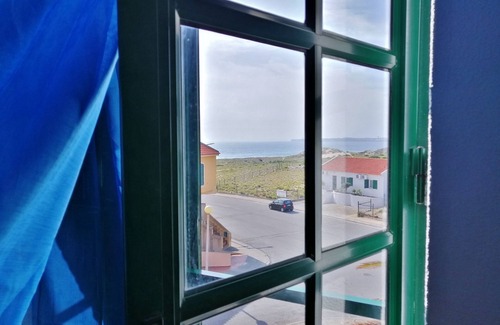 Peniche House | Villa in Praia da Consolação on the seafront near supertubos/baleal