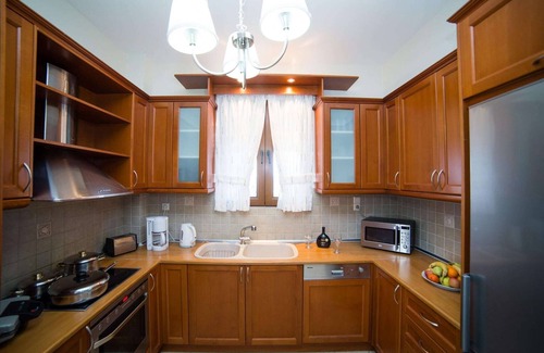 Prines Villa | Villa in Prines with Private Pool & BBQ