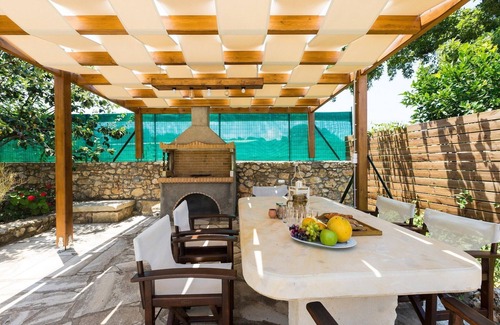 Prines Villa | Villa in Prines with Private Pool & BBQ