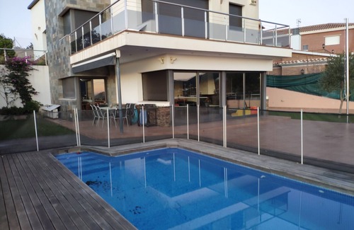 Calella House | Villa in quiet area, with pool, to enjoy your best holidays