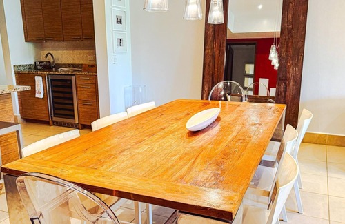 Herreras Apartment | Villa in Red - Three Bedroom Apartment, Sleeps 8