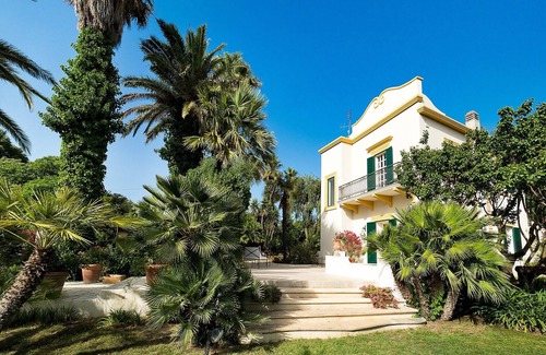 Salemi Villa | Villa in Salemi with Pool and Garden