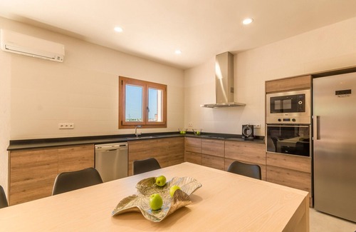 Sa Pobla Villa | Villa in Spain with Private Pool & Beaches Nearby