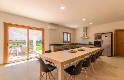 Sa Pobla Villa | Villa in Spain with Private Pool & Beaches Nearby