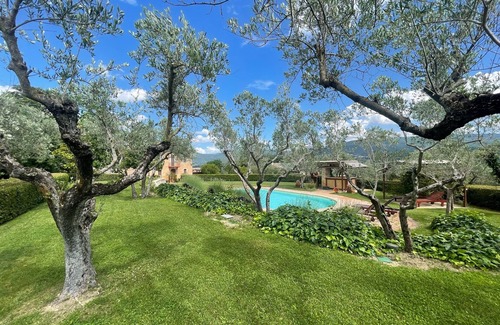 San Brizio House | Villa in Spoleto, cottage, Yoga studio, pool, peaceful oasis. Rome 1 hr. Slps 20
