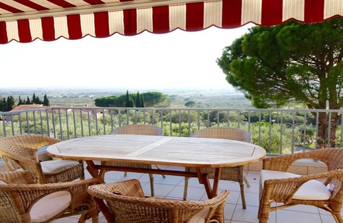 Pau House | Villa in the Privileged Urbanization "Els Olivars" of PAU. Unbeatable views over the Bay o