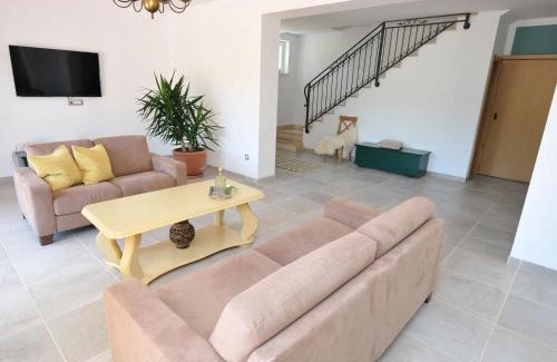Trilj Villa | Villa in Tijarica with Private Pool