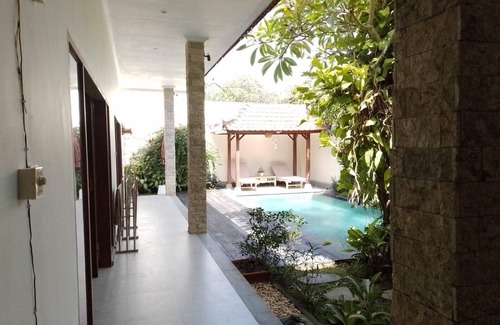 Babakan Villa | Villa in Tumbak Bayuh, 3 Bedrooms, 3 Bathroom. Air-conditioned.private Pool