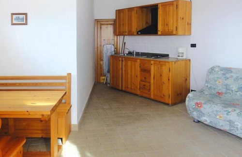 Giugnano Apartment | Villa in Tuscany with Vineyard Views