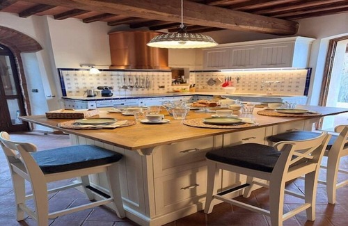 Calcinaia House | Villa in Tuscany with Pool and Olive Grove