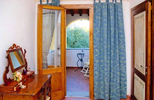 Lamporecchio House | Villa in Vinci with Pool & Panoramic Views