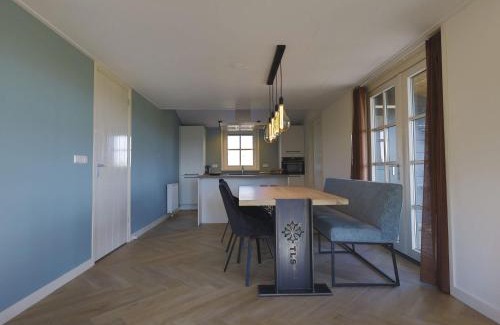 Hippolytushoef Villa | Villa in Wieringer Park with Garden