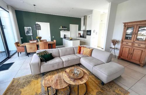Zeewolde House | Villa in Zeewolde with Private Jetty