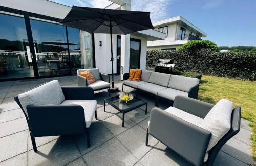 Zeewolde House | Villa in Zeewolde with Private Jetty
