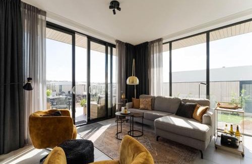 Zeewolde Villa | Villa in Zeewolde with Private Jetty