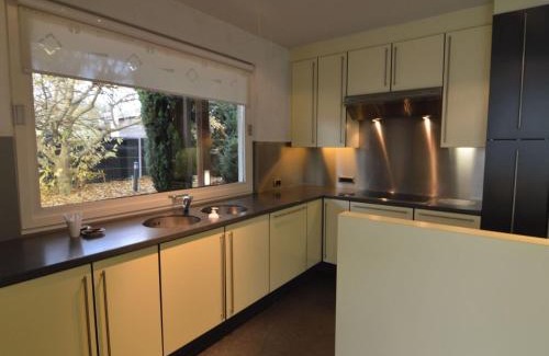 Godveerdegem Villa | Villa in Zottegem with Pool and Sauna