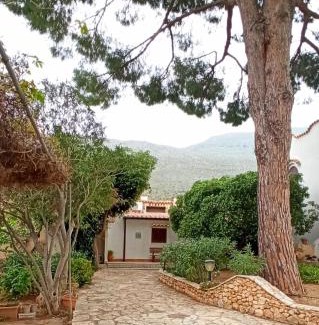 Castelluzzo House | Villa indipendente con patio giardino e parcheggio