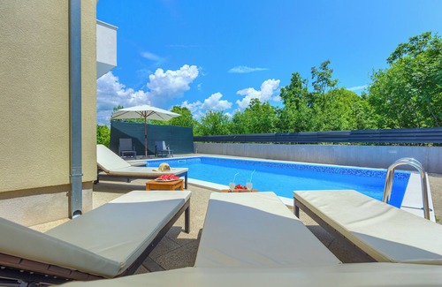 Dugopolje Villa | Villa Irena-Jacuzzi, Sauna&Heated pool near Split