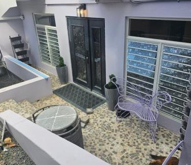 Buckleys Village Apartment | Villa Irving