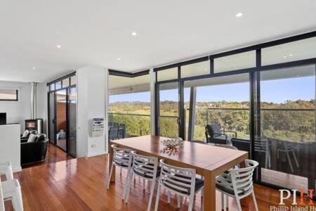Cowes House | Villa Isola Golf Course Views