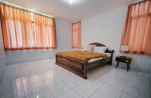 Parongpong Villa | Villa Istana Bunga - The Green Villa 4 Bedroom