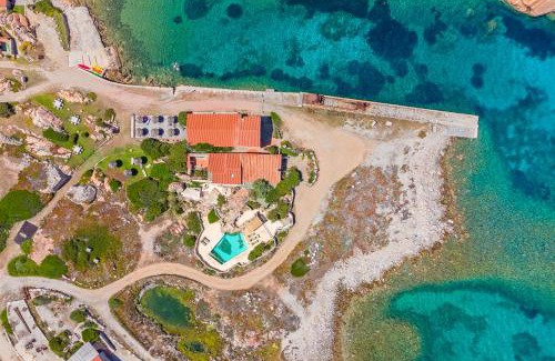 La Maddalena Villa | Villa Itaca - Swimming pool by the Sea
