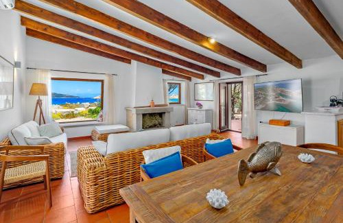 La Maddalena Villa | Villa Itaca - Swimming pool by the Sea