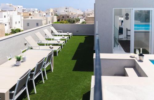 Tal-Ghoqod Villa | Villa Ixoria Unit 2 with Rooftop Pool by ArcoBnb