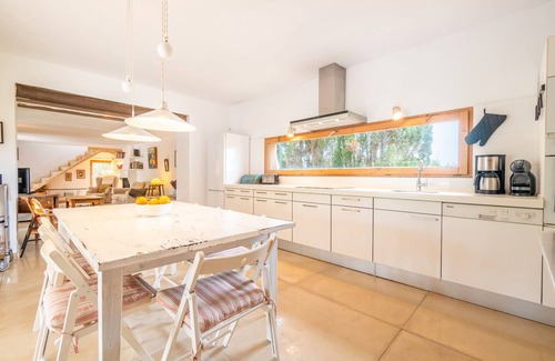 Es Palmer Villa | Villa 'Jara' with Private Pool, Terrace and Wi-Fi