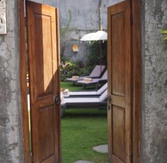 Laksmana Villa | Villa Joglo Oberoi Seminyak Beautiful 4BR Villa Prime Location