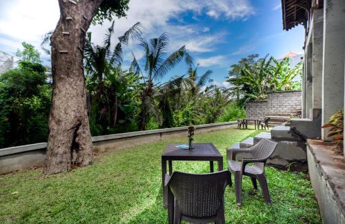 Mas Villa | Villa Joglo Taman Reren
