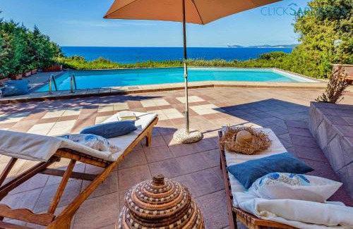 Alghero Villa | Villa Joie de Vivre Vista mare con piscina a sfioro per 6 persone