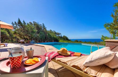 Alghero Villa | Villa Joie de Vivre Vista mare con piscina a sfioro per 6 persone