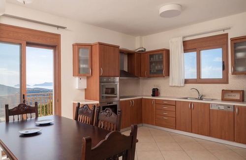 Vizari Villa | Villa Kadiani - Only 4km away from the beach