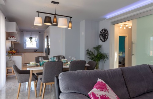 Dicmo House | *Villa Kalura Split* beautiful holiday home with pool, just for You!