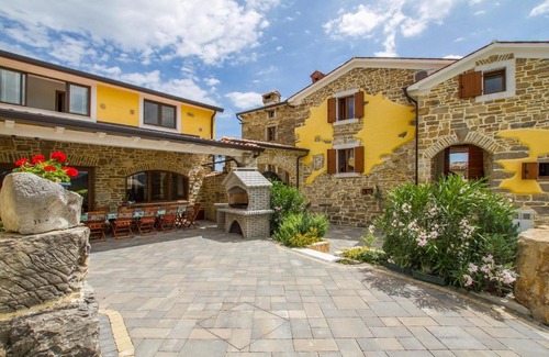 Tupljak Villa | Villa Karlici