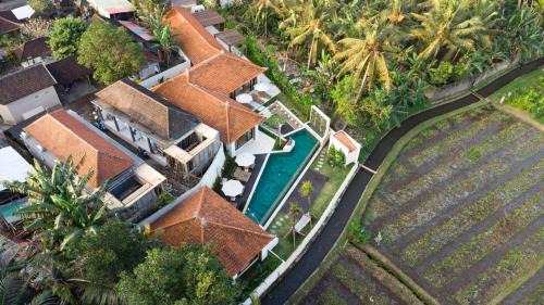Mambal Villa | Villa Kemboja by BaliSuperHost