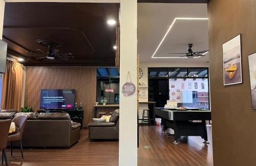 Tanjung Kling Villa | Villa Klebang Beach 25Pax 6Bedroom Indoor Pool Full AirConditioned near TOWN