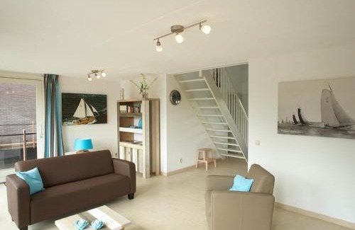 Uitwellingerga Villa | Villa Krekt Oer 't Wetter by Interhome