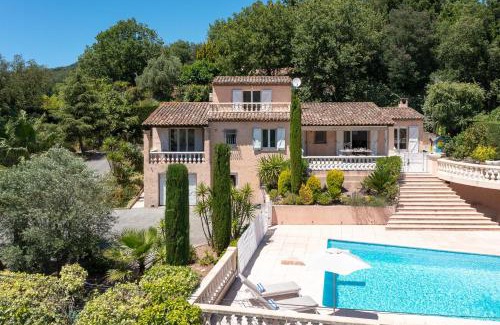 Les Adrets-de-l'Esterel Villa | Villa La Bonne Etoile The Perfect Family Oasis